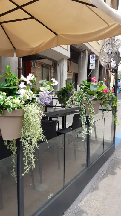 Balconiere e vasi fioriti artificiali pre-assemblati – foto 3