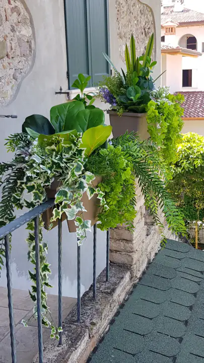 Balconiere e vasi fioriti artificiali pre-assemblati – foto 4