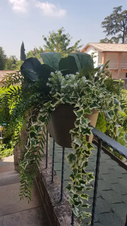 Balconiere e vasi fioriti artificiali pre-assemblati – foto 7