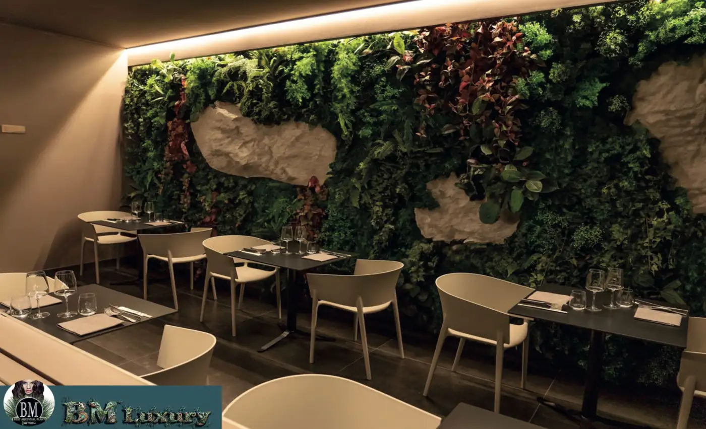 Giardino verticale Green Rock con rocce finte e piante artificiali