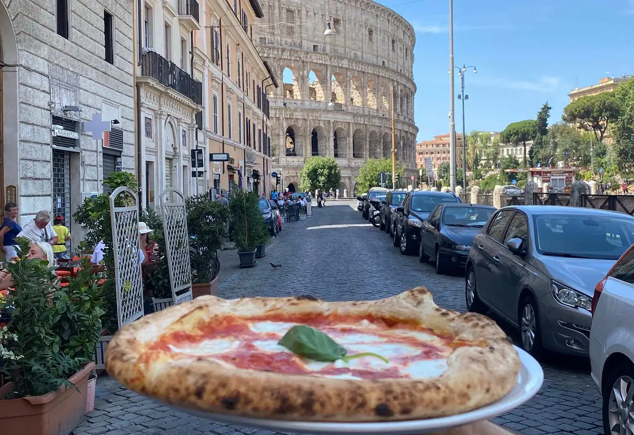 Pizzeria Pizza Forum a Roma con Ficus artificiale a ombrello